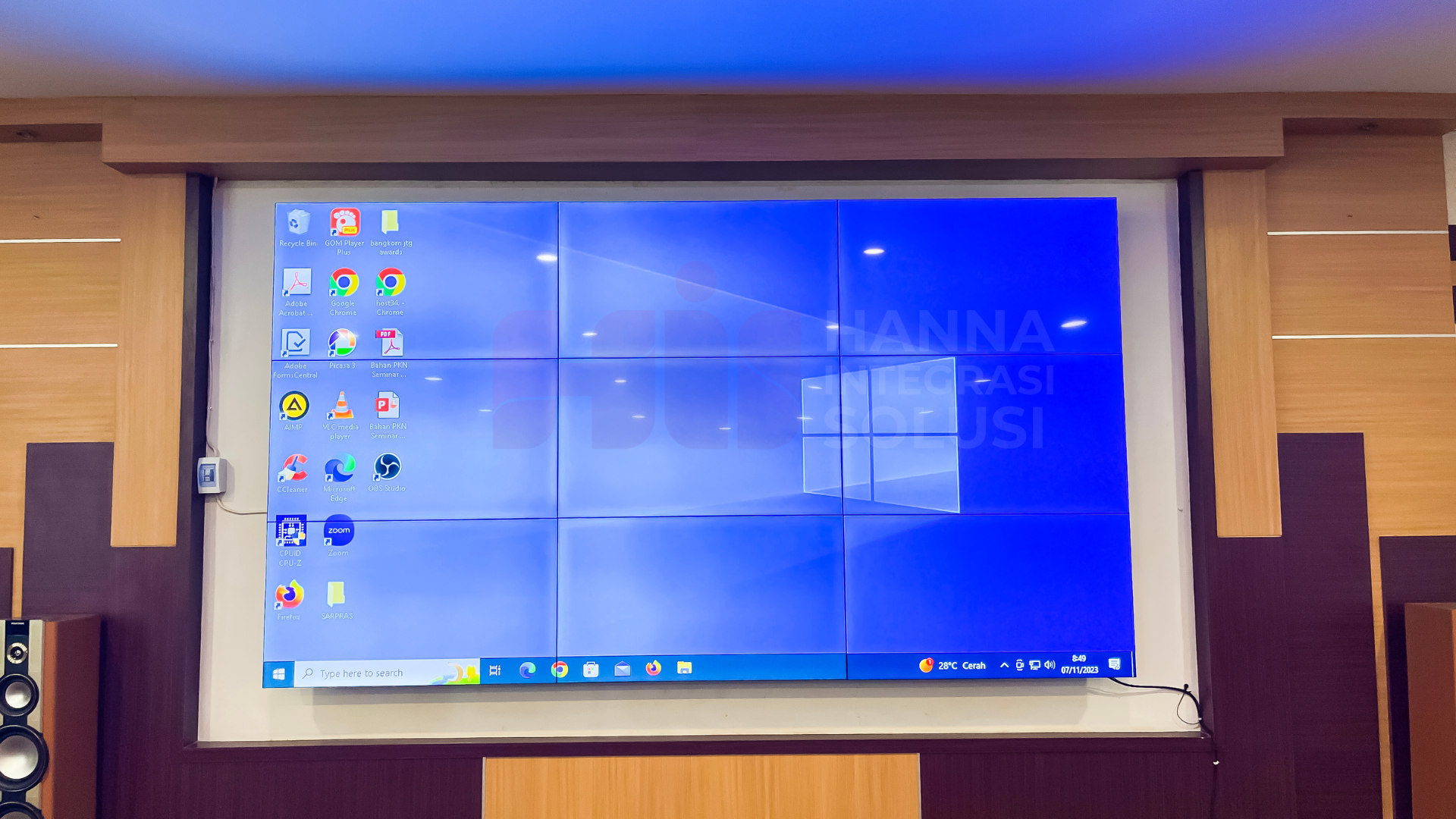 Seamless Display